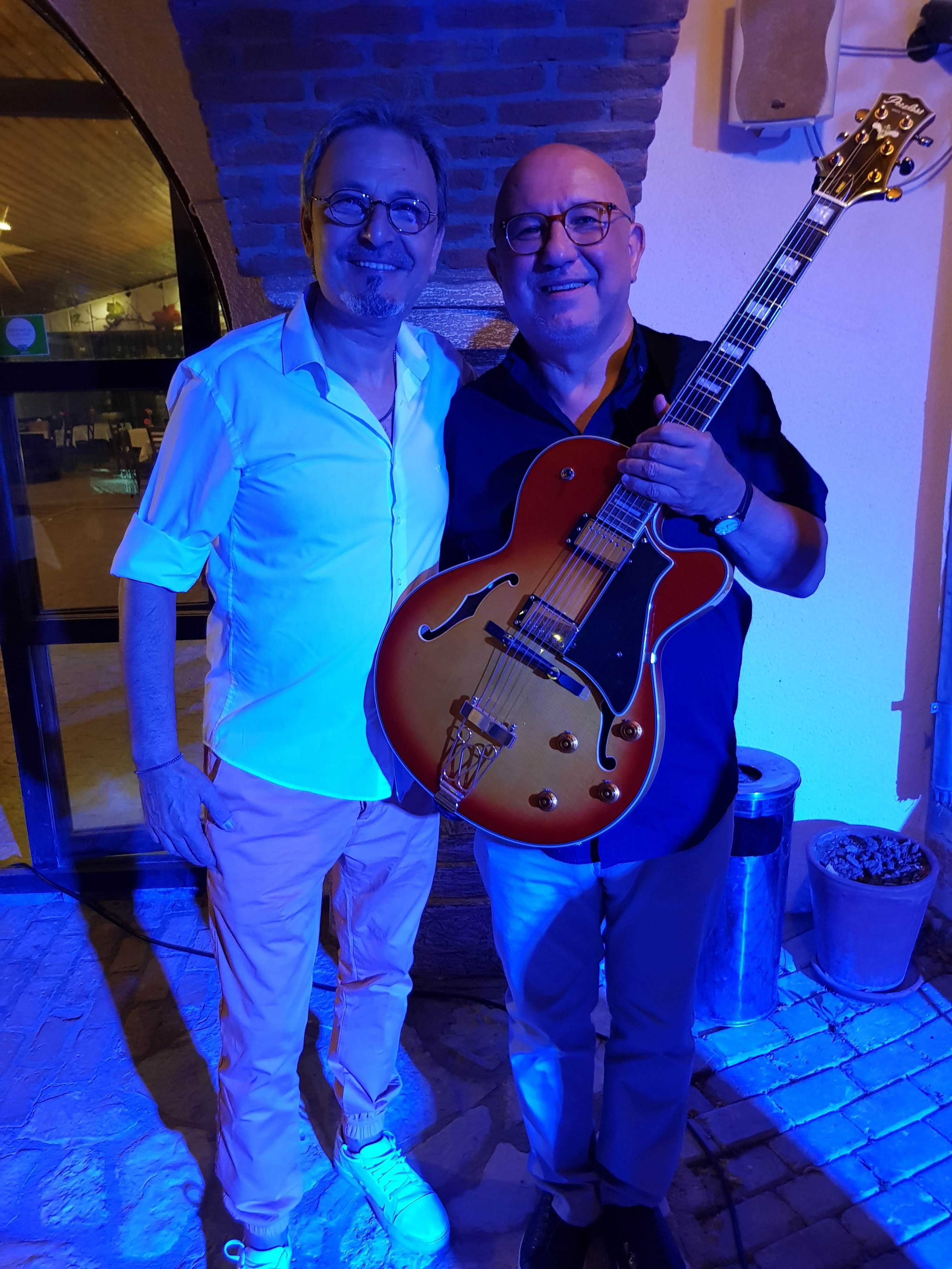 Gitarla Mavi Gece